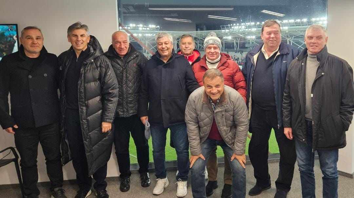 Loja Legendelor dinamoviste - imagini surprinse de-a lungul timpului pe „Arcul de Triumf”