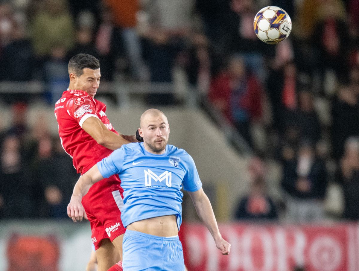 Moment emoționant pe „Arcul de Triumf” » Cine e Vlad, micul dinamovist care a dat lovitura de start la meciul cu Voluntari