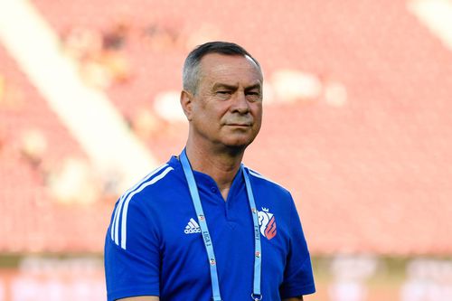 Mihai Ciobanu (63 de ani), antrenorul de la FC Botoșani, a declarat că a rămas surprins de accidentările acuzate de unii fotbaliști, după meciul cu Dinamo din etapa trecută. foto: Imago Images