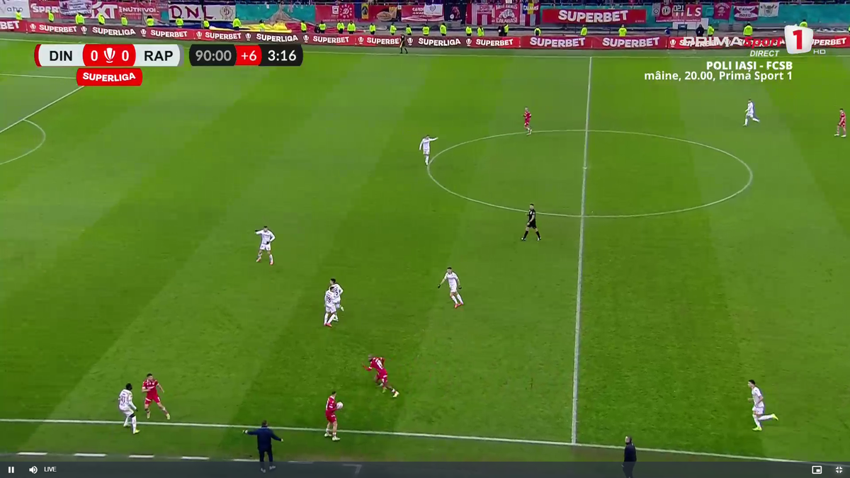 Bătaie în prelungiri la Dinamo - Rapid » Șumudică a fost ținut cu greu să nu intre în teren + Moment rar oferit de arbitru