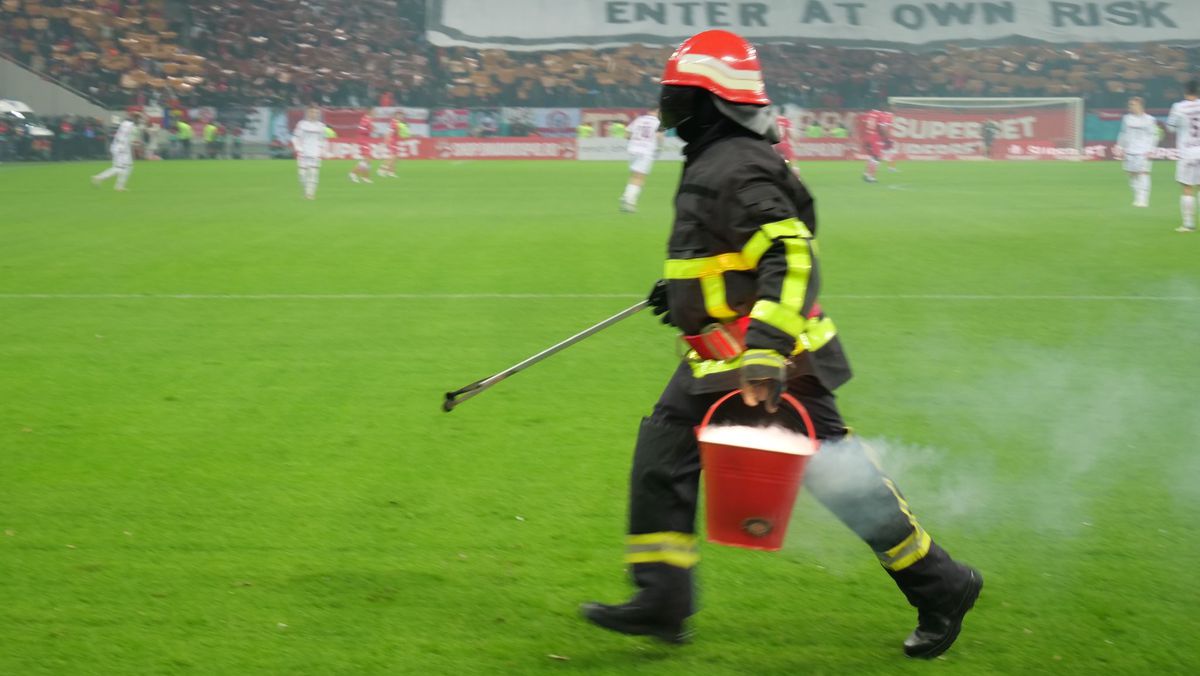 Scenografii la derby-ul Dinamo - Rapid