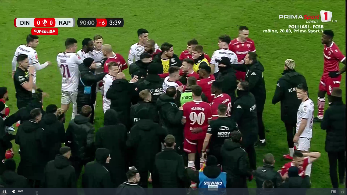 Bătaie în prelungiri la Dinamo - Rapid » Șumudică a fost ținut cu greu să nu intre în teren + Moment rar oferit de arbitru