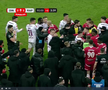 Bătaie în prelungiri la Dinamo - Rapid » Șumudică a fost ținut cu greu să nu intre în teren + Moment rar oferit de arbitru
