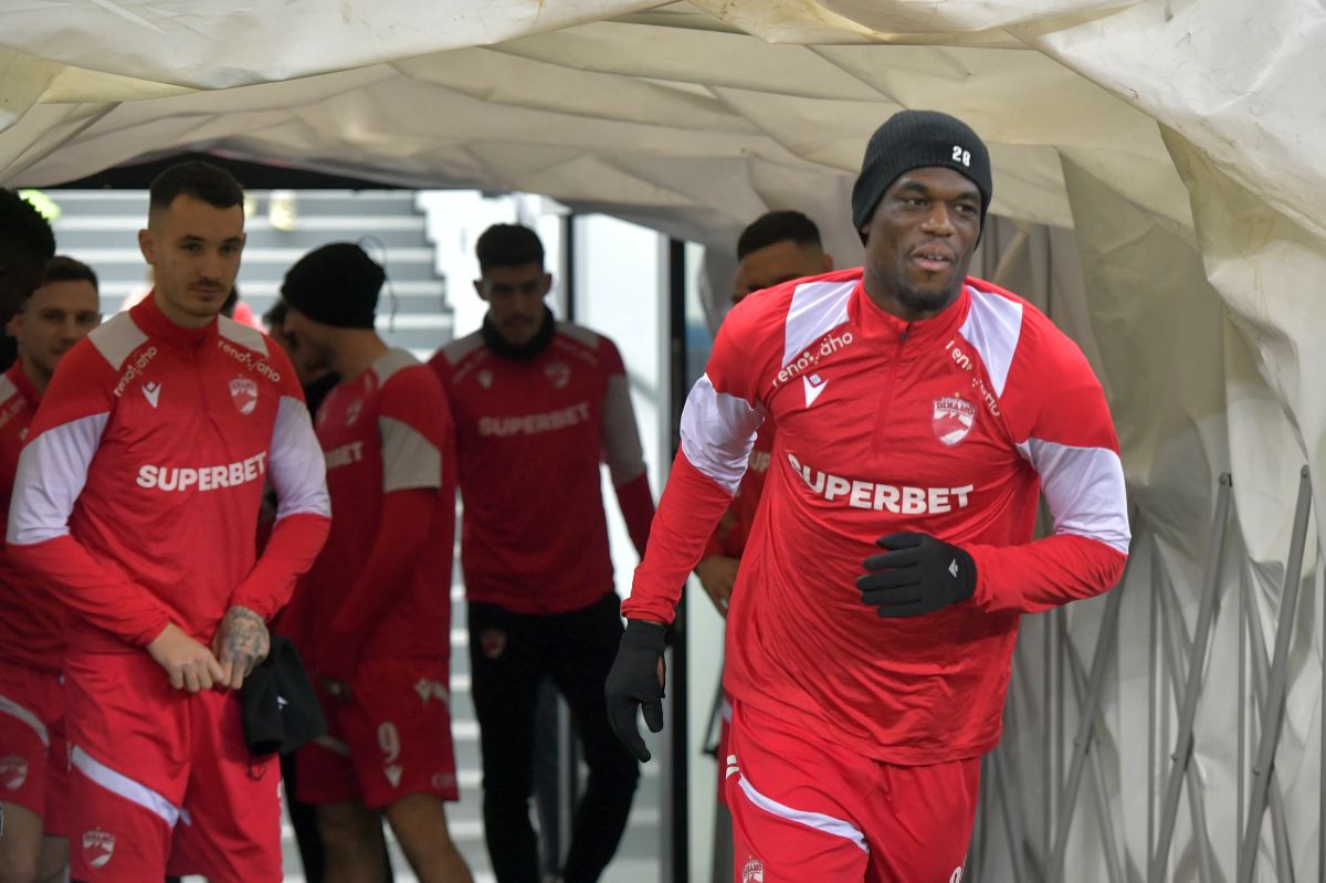 Fără menajamente! Vedeta Aaron Boupendza, în colimator: „ZERO barat! Cel mai slab atacant de când Rapid a revenit în Liga 1!”