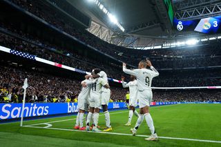 Real Madrid - Sevilla 4-2 » Trupa lui Carlo Ancelotti s-a impus pe Bernabeu și a depășit-o pe Barcelona în clasament