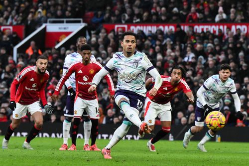 Manchester United - Bournemouth este până în acest moment șocul etapei cu numărul #17 din Premier League. Oaspeții conduc cu 3-0 după primele 63 de minute.