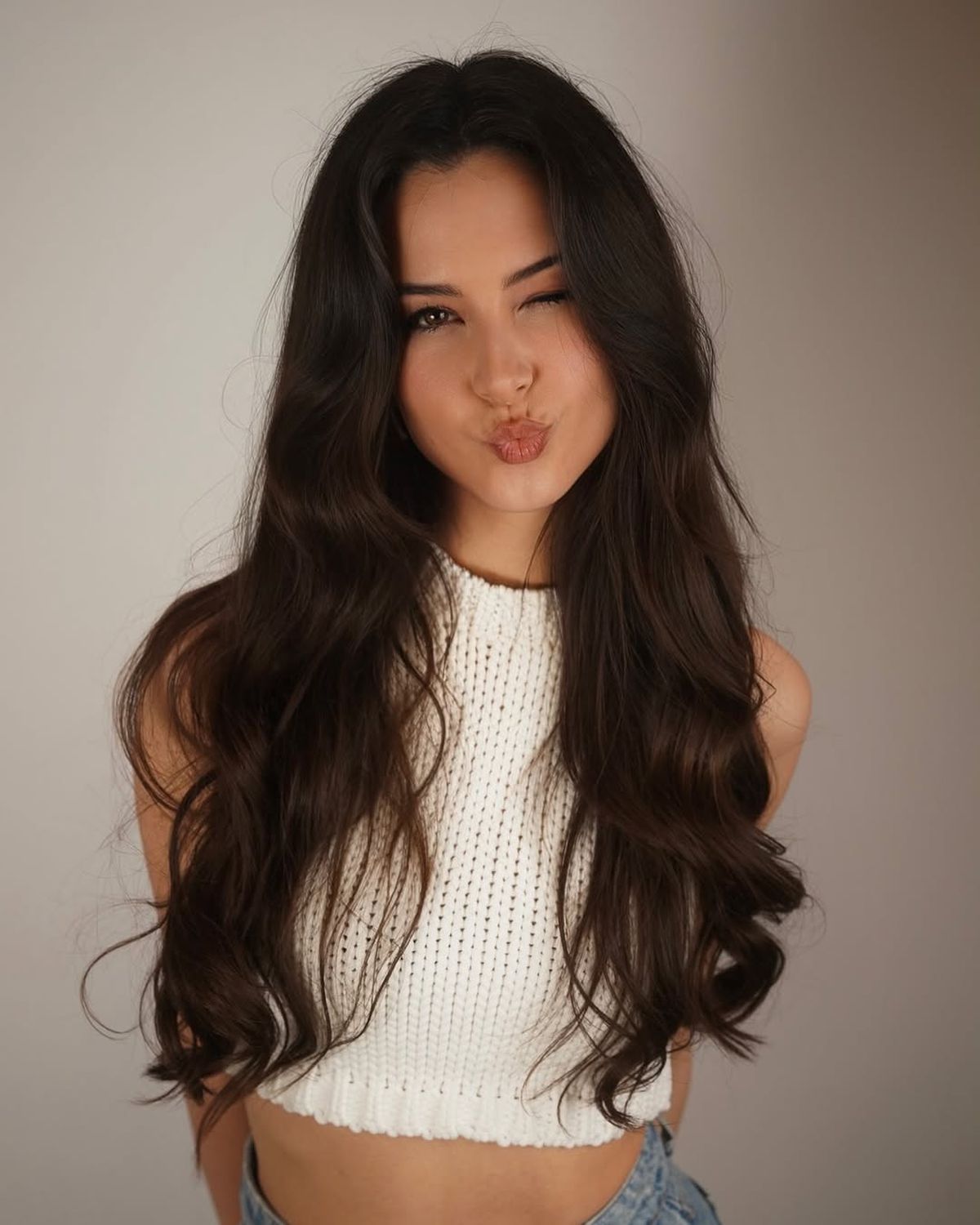 I-a sedus pe fanii lui Dinamo și dezvăluie ce a surprins-o la București, în concertul de pe Arenă » Interviu GSP cu violonista Jana Ceklanovic: „România e a doua mea casă!”