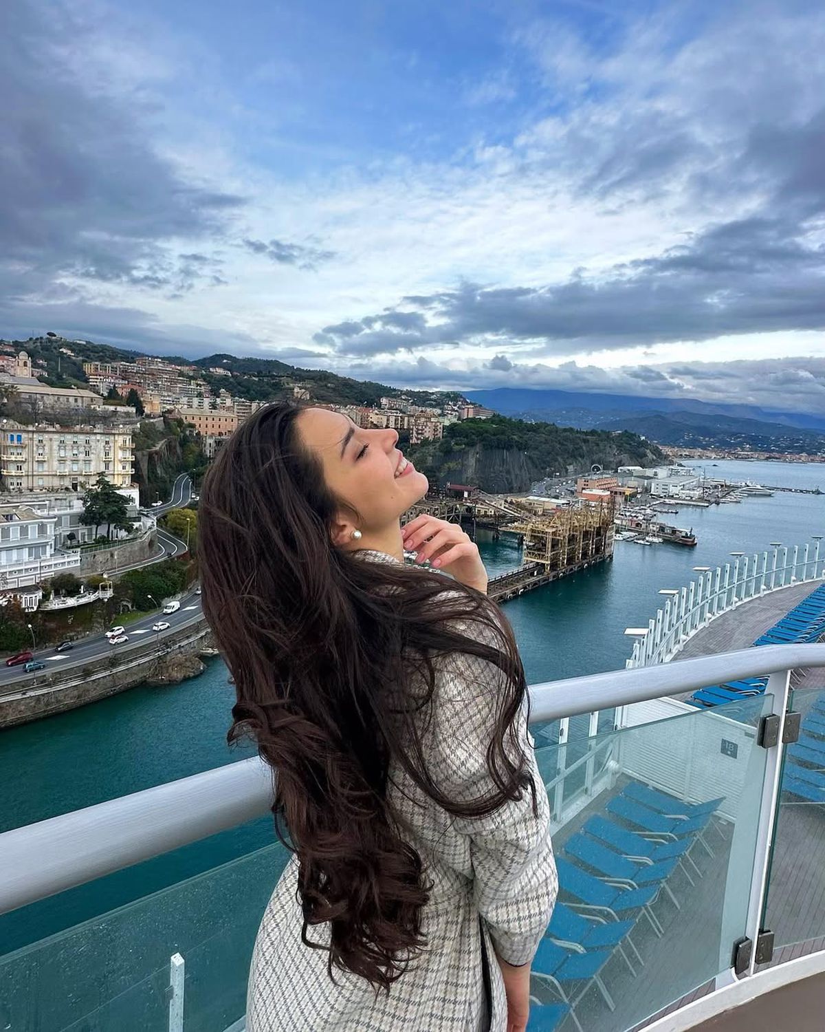 I-a sedus pe fanii lui Dinamo și dezvăluie ce a surprins-o la București, în concertul de pe Arenă » Interviu GSP cu violonista Jana Ceklanovic: „România e a doua mea casă!”