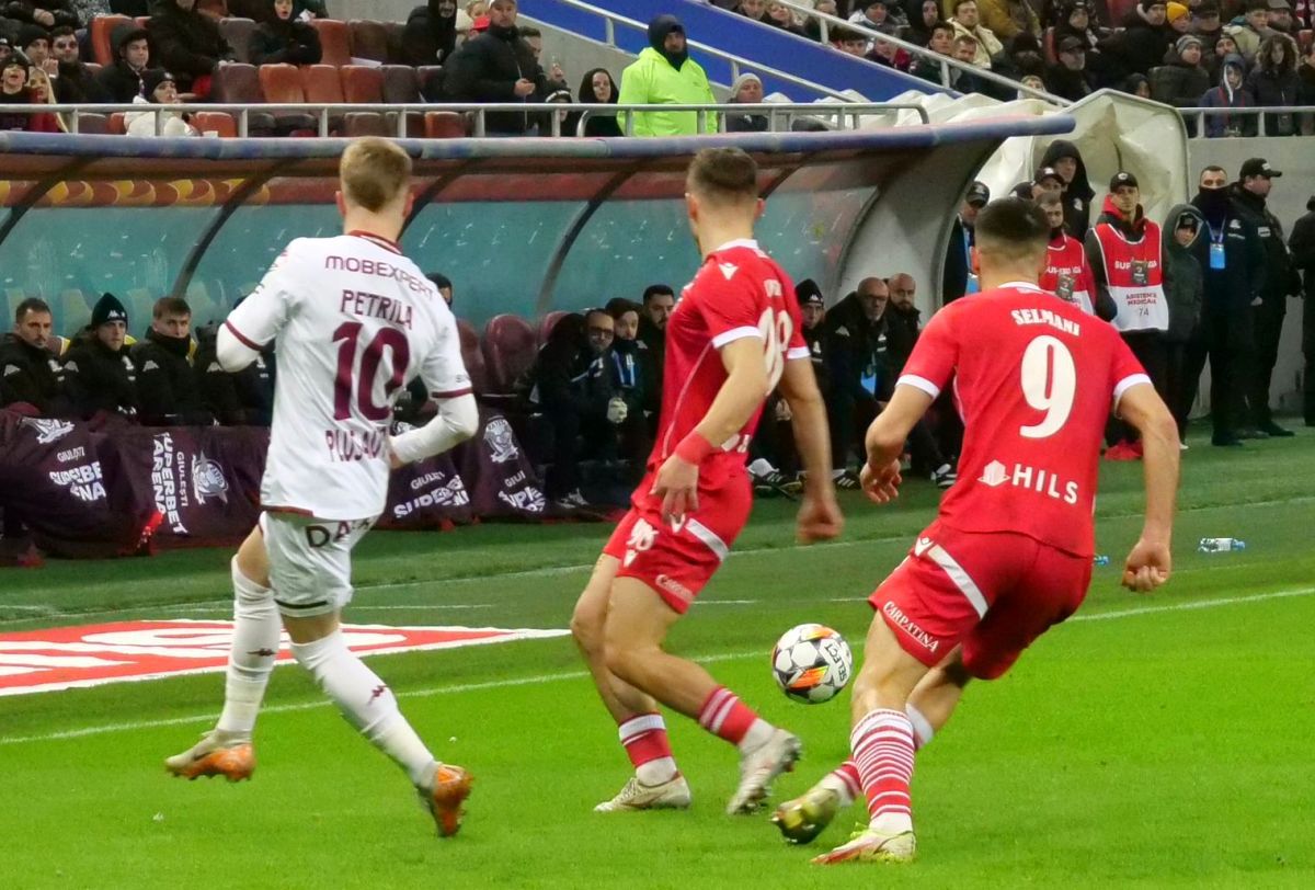 Dinamo vrea să dea lovitura iernii în Superliga » Fotbalistul român de 4 milioane de euro este principală țintă a „câinilor”