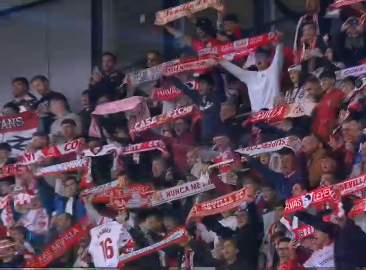 Jesus Navas, în lacrimi pe Santiago Bernabeu înaintea ultimului meci din carieră » Spaniolul a primit un cadou special din partea celor de la Real Madrid