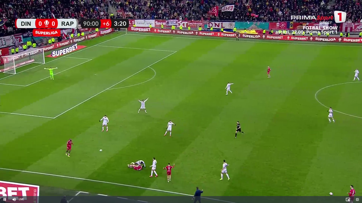 Bătaie în prelungiri la Dinamo - Rapid » Șumudică a fost ținut cu greu să nu intre în teren + Moment rar oferit de arbitru