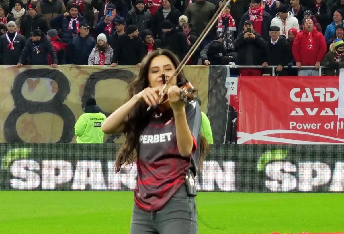 Le-a stricat surpriza! Violonista care a concertat la meciurile lui Dinamo a publicat imaginile cu noua linie de haine a „câinilor”