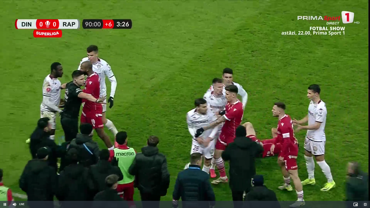 Bătaie în prelungiri la Dinamo - Rapid » Șumudică a fost ținut cu greu să nu intre în teren + Moment rar oferit de arbitru