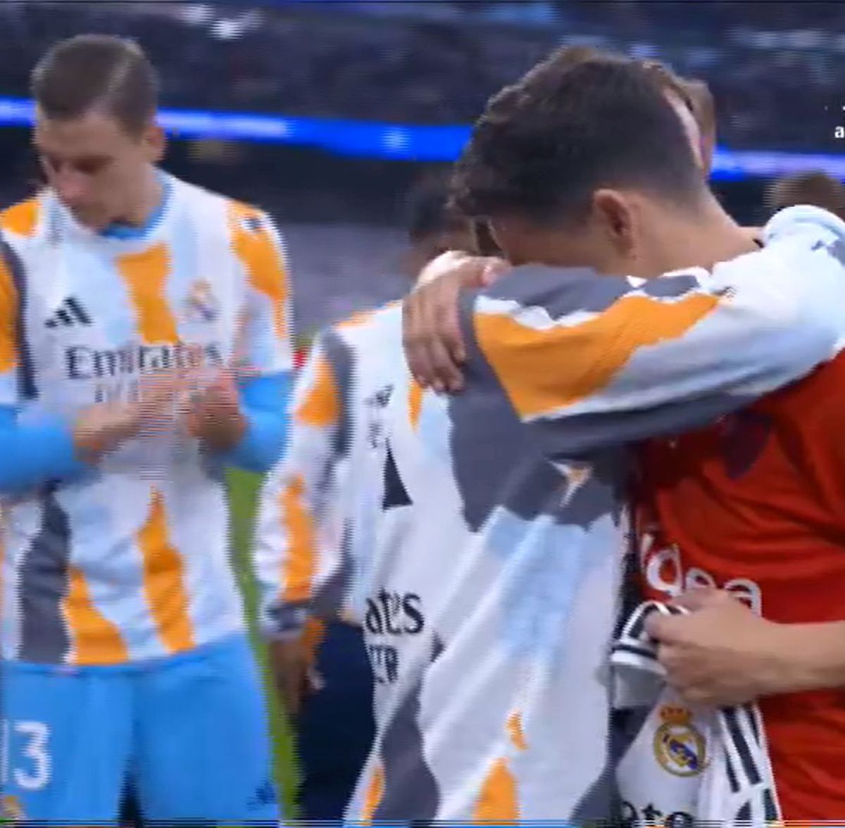 Jesus Navas, în lacrimi pe Santiago Bernabeu înaintea ultimului meci din carieră » Spaniolul a primit un cadou special din partea celor de la Real Madrid