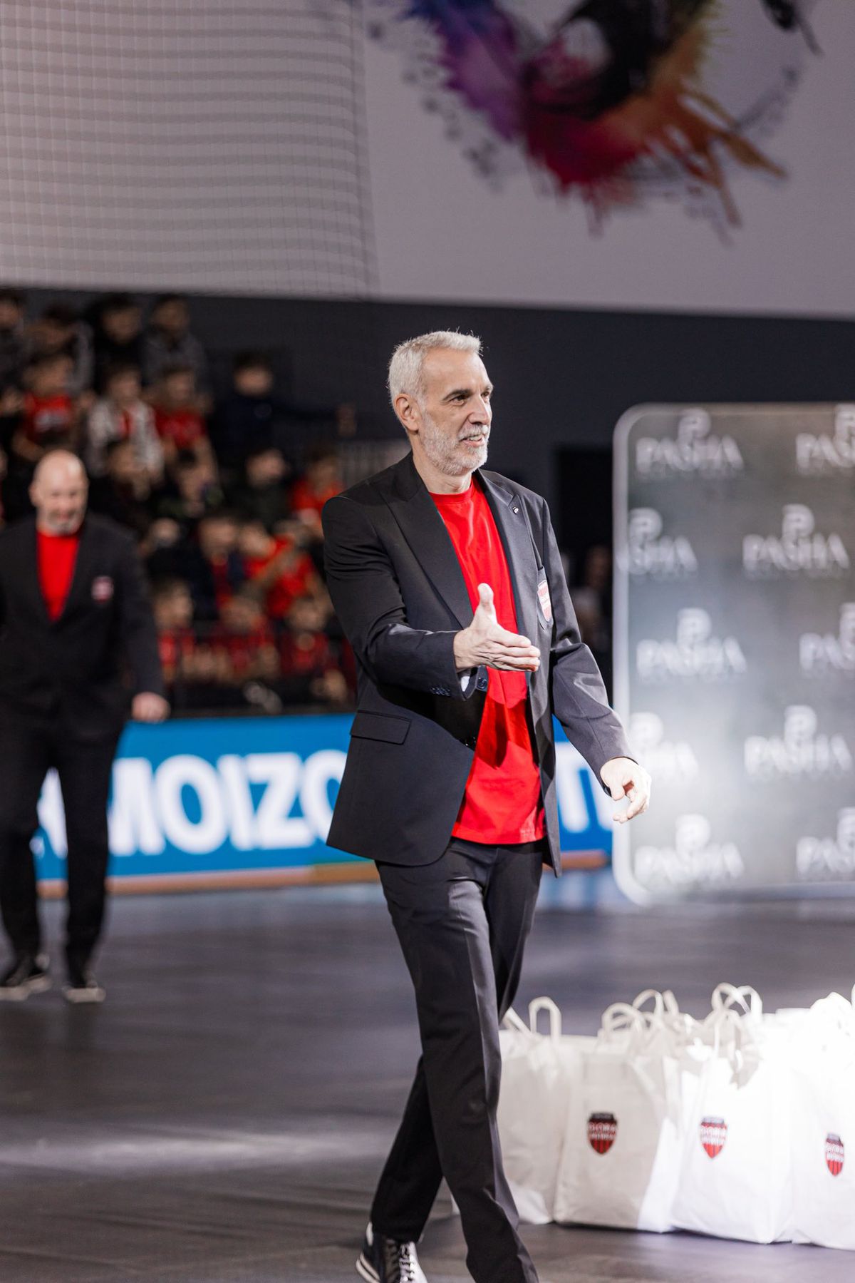 Handbalistele Gloriei Bistrița, sărbătoare de Crăciun în costume noi