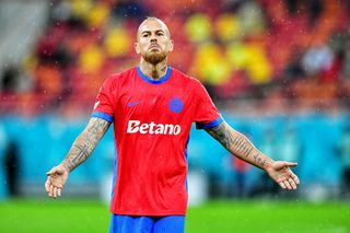 „Nu i-a mers bine” » Fostul internațional român consideră că Denis Alibec a greșit când s-a întors la FCSB: „S-a pripit”