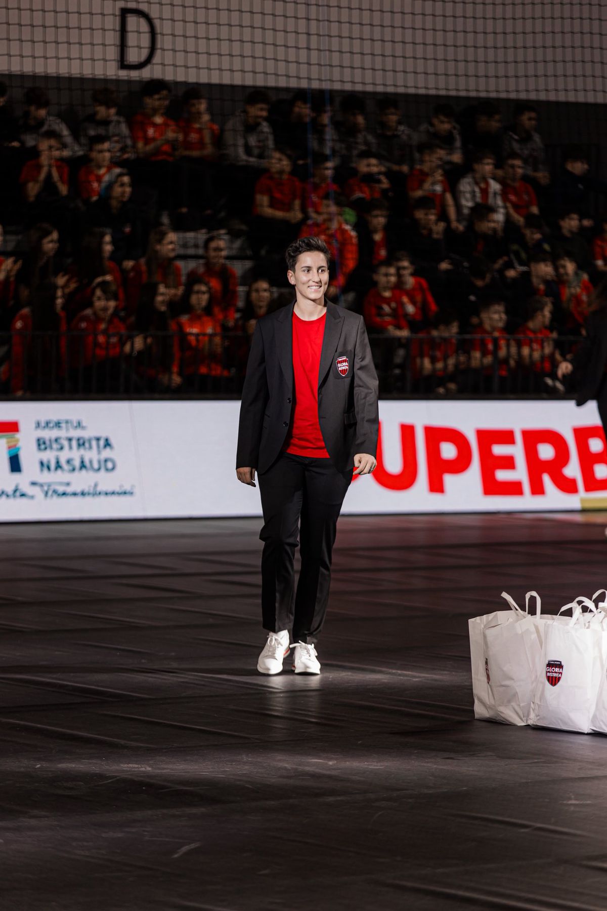 Handbalistele Gloriei Bistrița, sărbătoare de Crăciun în costume noi