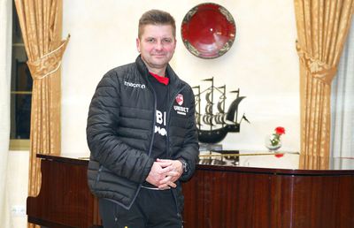 DINAMO // VIDEO EXCLUSIV / INTERVIU Dusan Uhrin jr.: „Cu maximum 5 transferuri, aș încerca să atac locul 1 în sezonul următor”