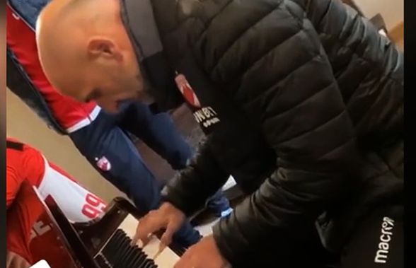 DINAMO // VIDEO Sebastian Moga, „Clayderman” din „Ștefan cel Mare” » „Secundul” roș-albilor a făcut spectacol la pian