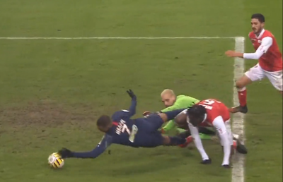 VIDEO Neymar și Mbappe, show în semifinala Cupei Ligii, PSG - Reims! Unul a pasat cu fundul, celălalt a marcat cu mâna