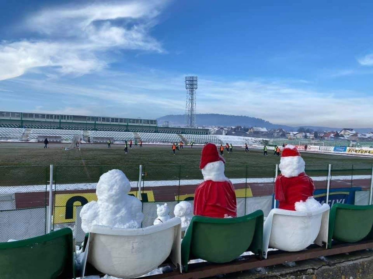 FOTO Sepsi OSK - Astra Giurgiu, cu „fani” în tribune! Inițiativa ingenioasă a covăsnenilor :)