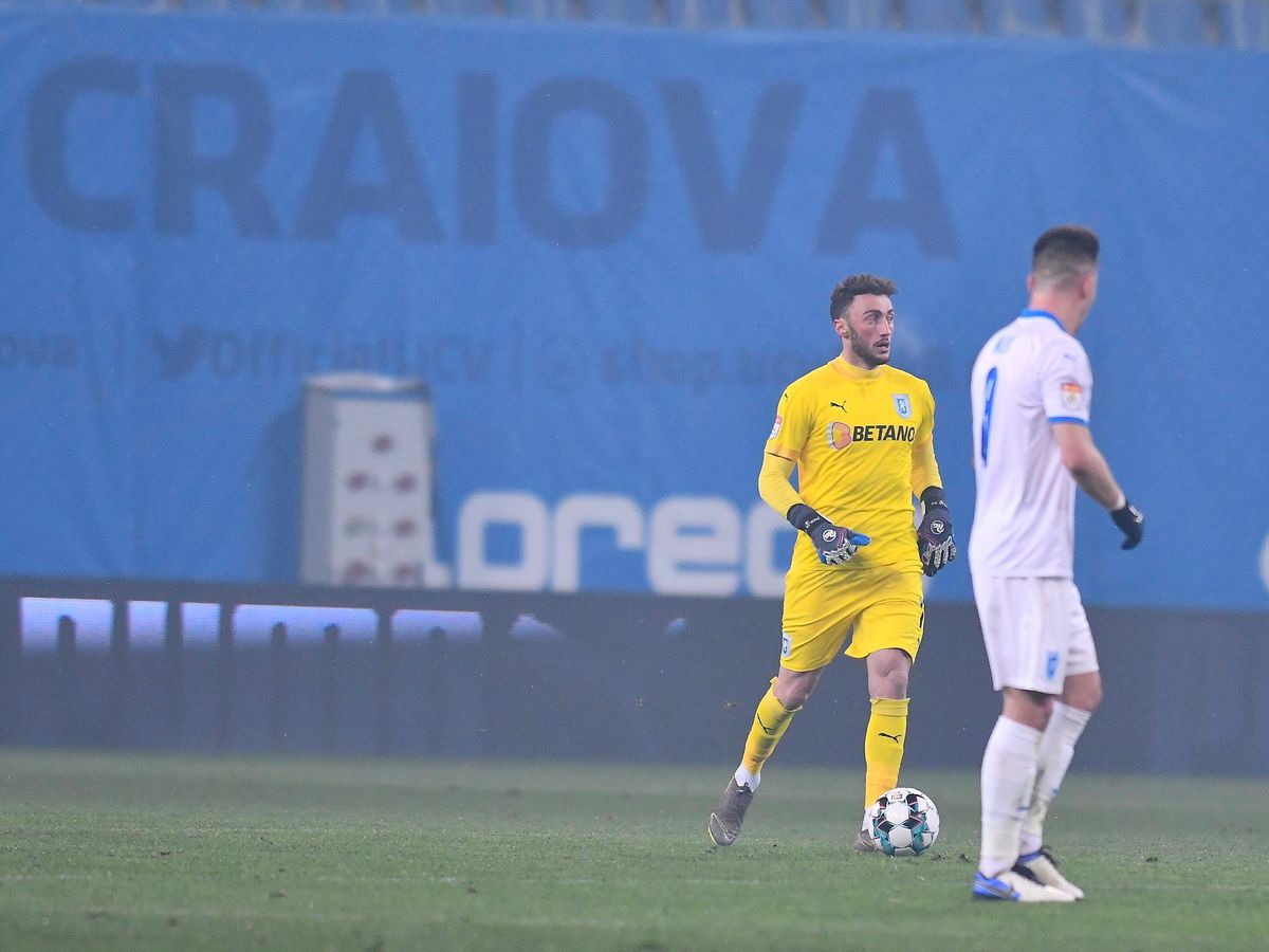 Craiova - Viitorul 1-1. Mircea Rednic și-a certat jucătorii: „Bă, la mine nu există titulari! N-ai voie să intri așa în meci”