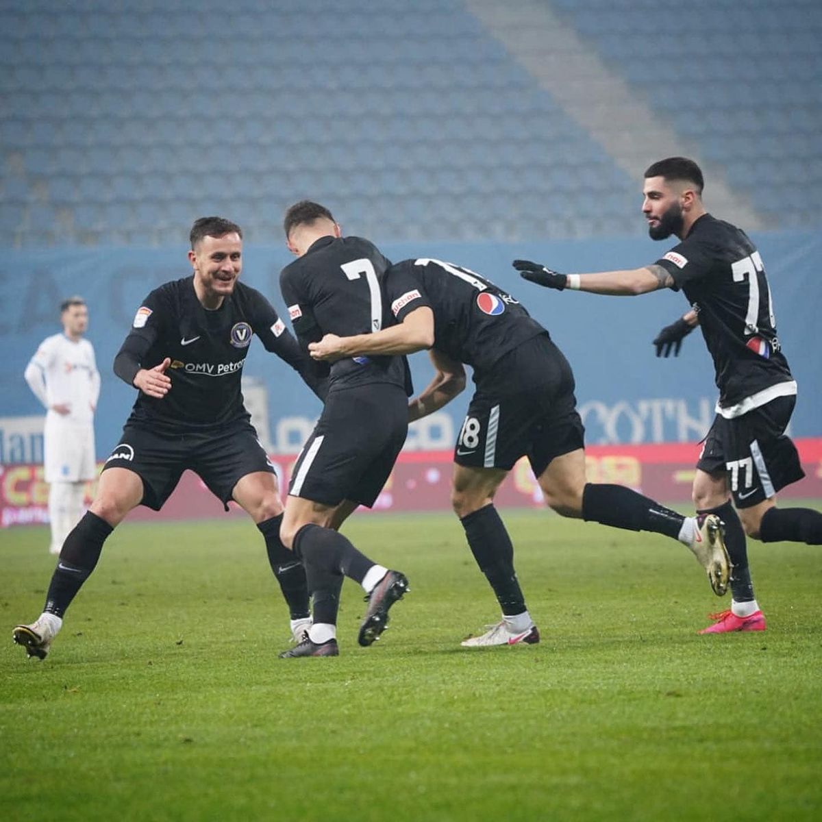 Craiova - Viitorul 1-1. Mircea Rednic și-a certat jucătorii: „Bă, la mine nu există titulari! N-ai voie să intri așa în meci”