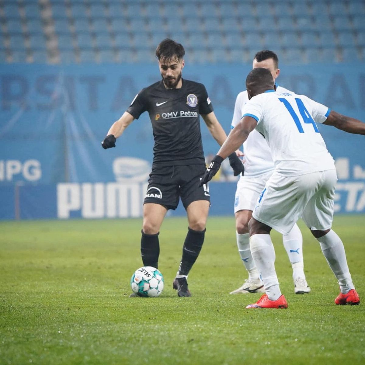 Craiova - Viitorul 1-1. Mircea Rednic și-a certat jucătorii: „Bă, la mine nu există titulari! N-ai voie să intri așa în meci”