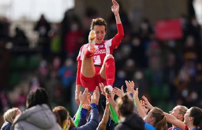 Momente emoționante la Supercupa Spaniei » Jucătoarea care a învins cancerul, purtată pe brațe de adversarele de la Barcelona