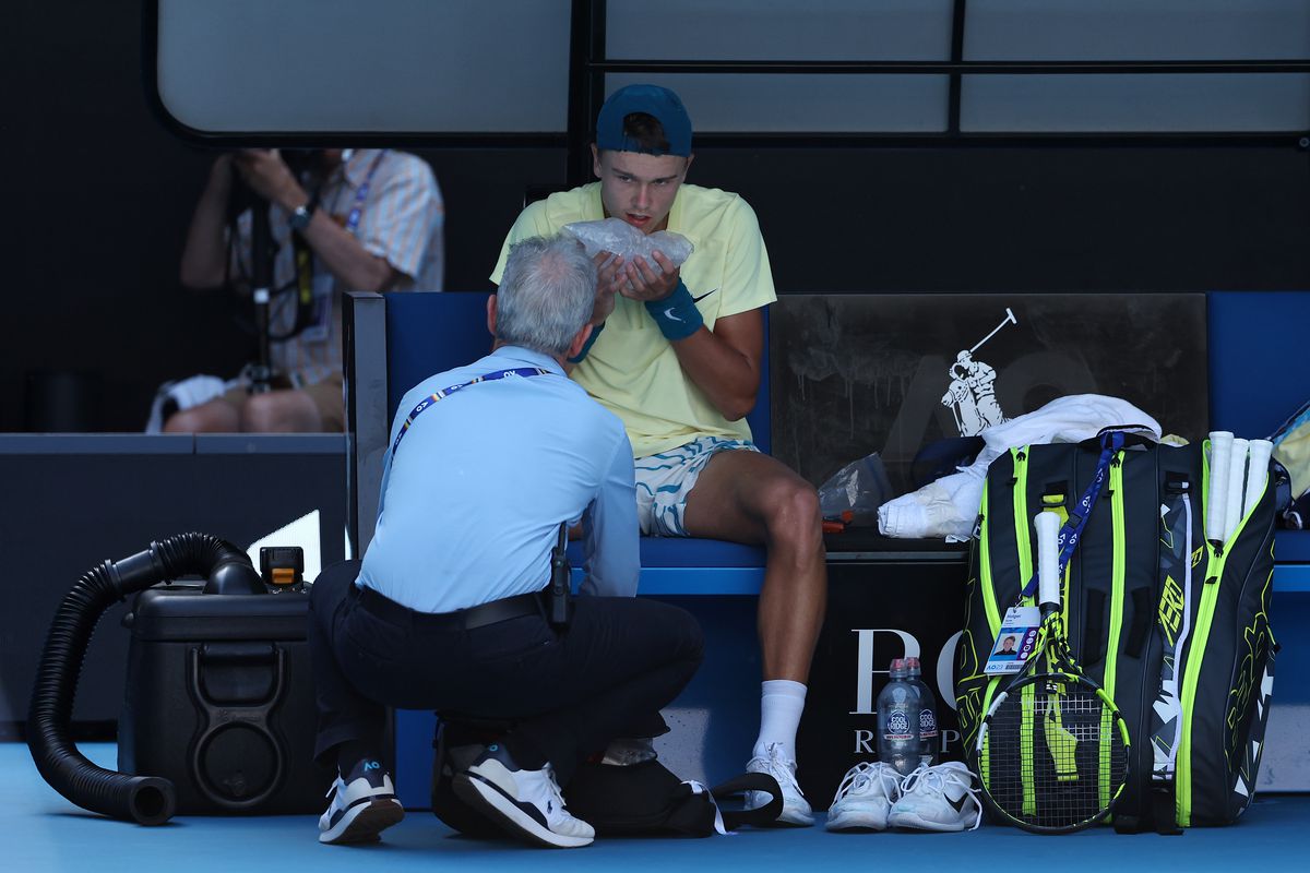 Elevul lui Patrick Mouratoglou, eliminat dramatic la Australian Open 2023! A ratat două mingi de meci în decisiv și a avut 5-0 în ultimul tiebreak