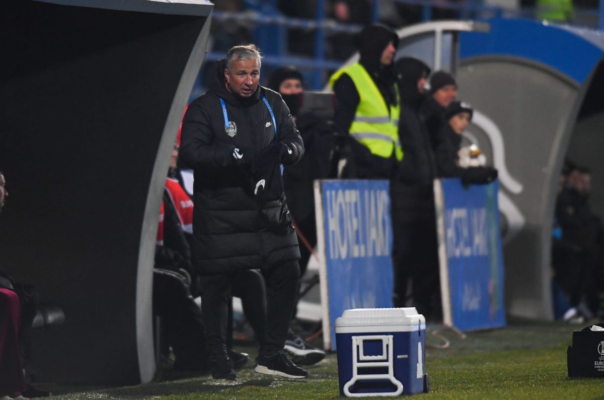 Istvan Kovacs a avut nevoie de VAR pentru un penalty cât casa în Farul - CFR Cluj