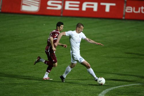 Daniel Munteanu (în alb), când juca pentru Unirea Urziceni.
Foto: Arhivă GSP
