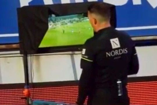 Cristian Manea (25 de ani) a transformat un penalty dictat cu ajutorul VAR-ului în minutul 59 al derby-ului Farul - CFR Cluj, la scorul de 1-0 în favoarea campioanei.