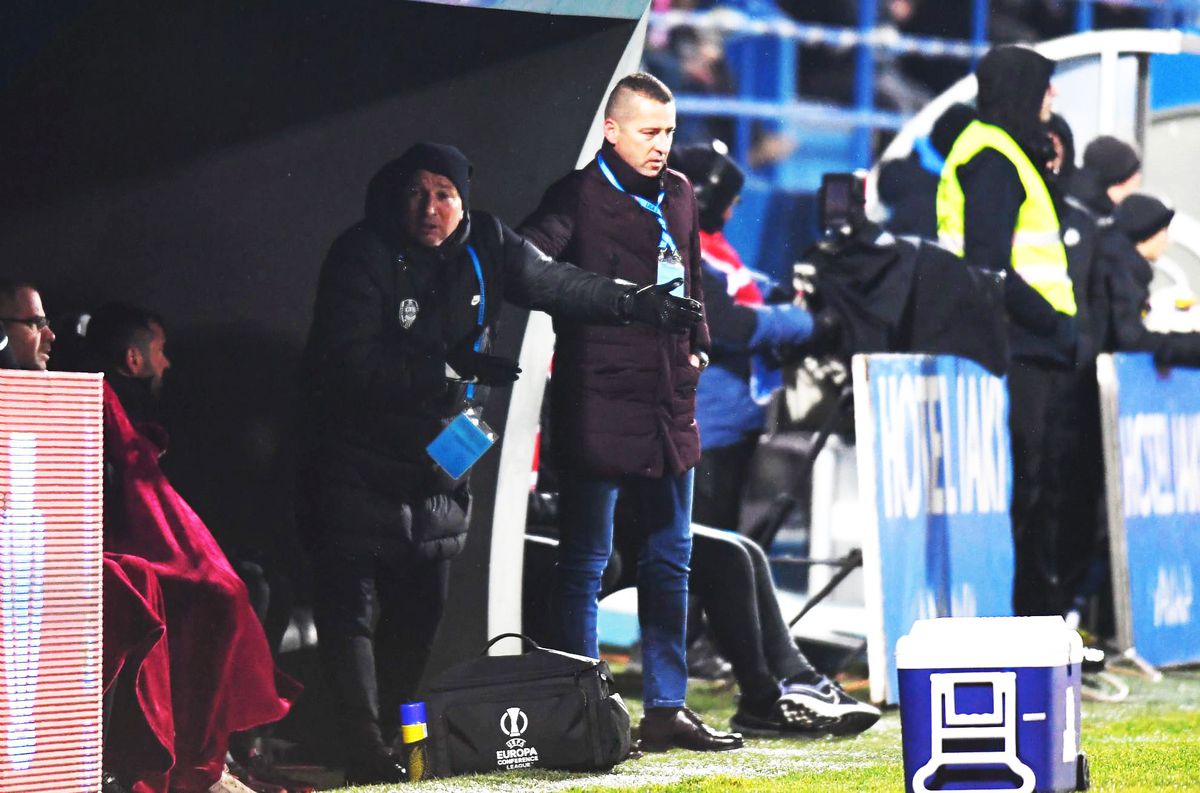Istvan Kovacs a avut nevoie de VAR pentru un penalty cât casa în Farul - CFR Cluj