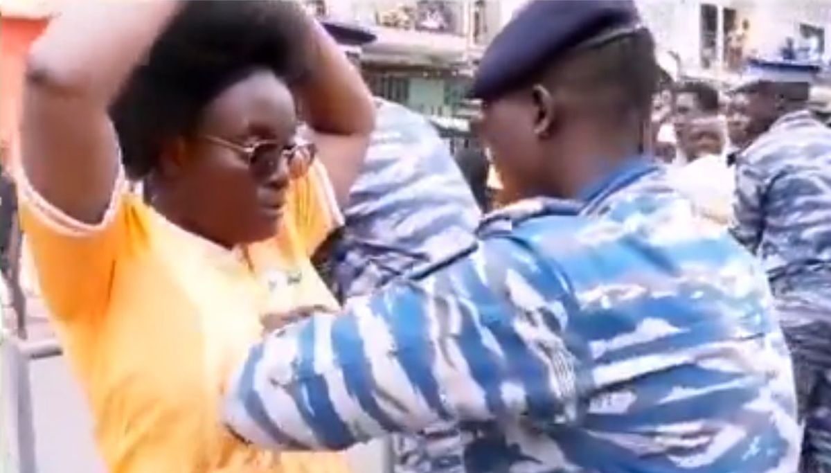 Scandal uriaș la Cupa Africii! Control revoltător făcut femeilor la intrarea pe stadioane » Imaginile care au provocat o întreagă polemică