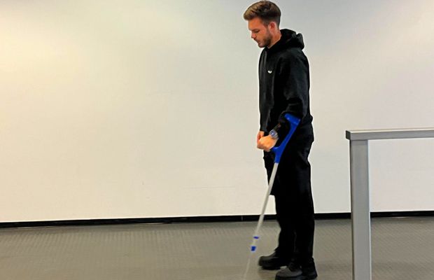 Jucătorul celor de la FCSB, în cârje după meciul cu UTA