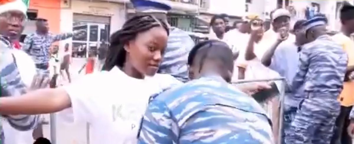 Scandal uriaș la Cupa Africii! Control revoltător făcut femeilor la intrarea pe stadioane » Imaginile care au provocat o întreagă polemică