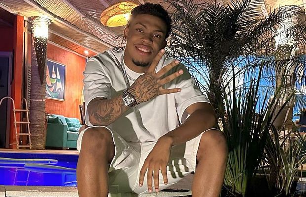 A semnat în Superliga de la amatori și s-a prezentat de unul singur pe Instagram!