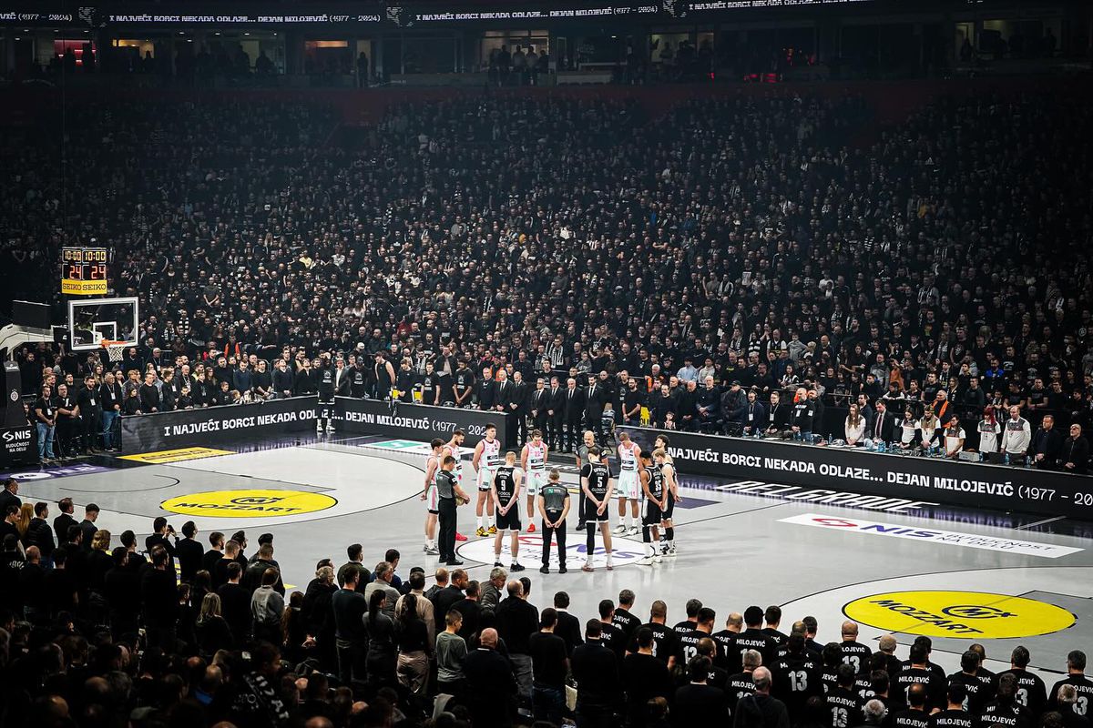 Emoție pură! 23.000 de fani s-au strâns la un meci banal de campionat și au oferit un ultim omagiu în memoria marelui Dejan Milojevic