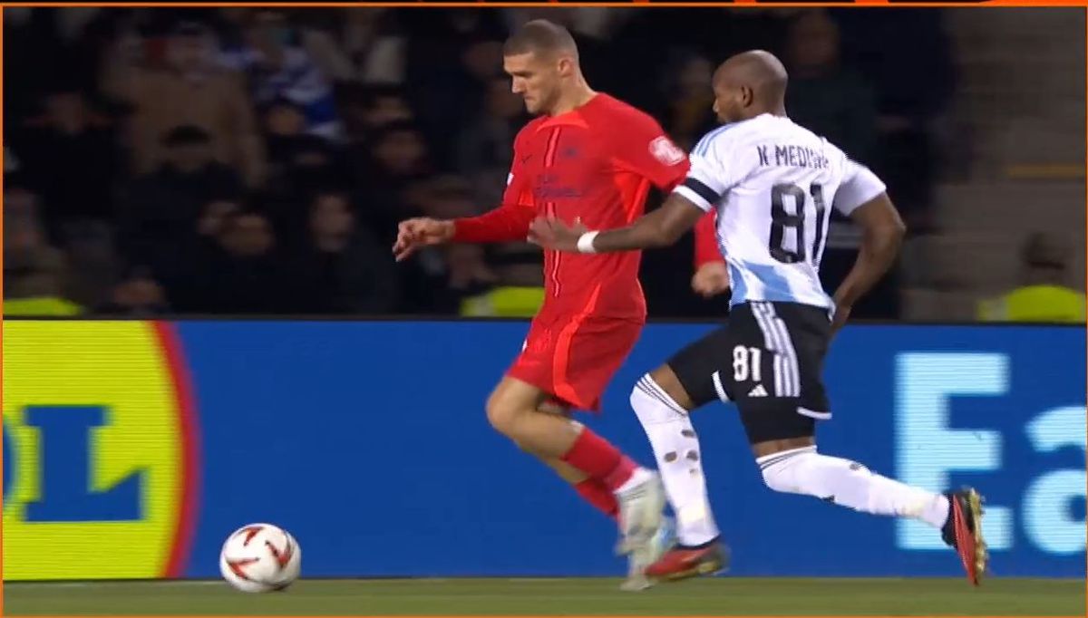 Penalty anulat de VAR în Qarabag - FCSB