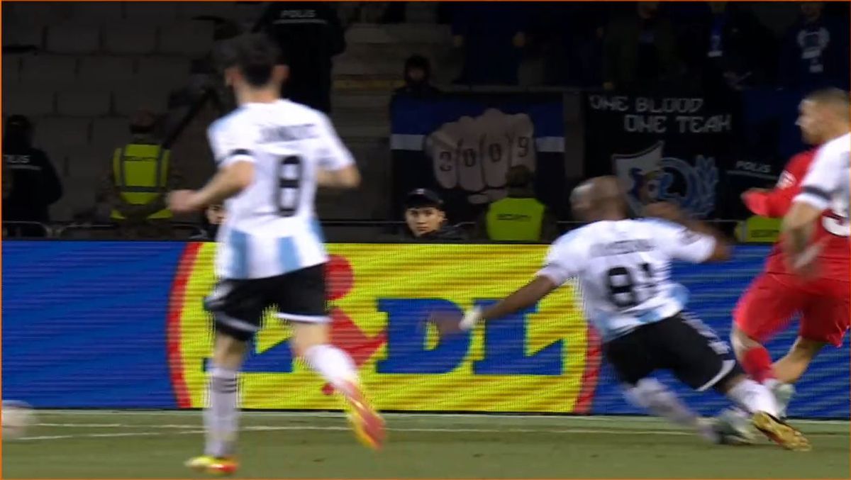 Penalty anulat de VAR în Qarabag - FCSB