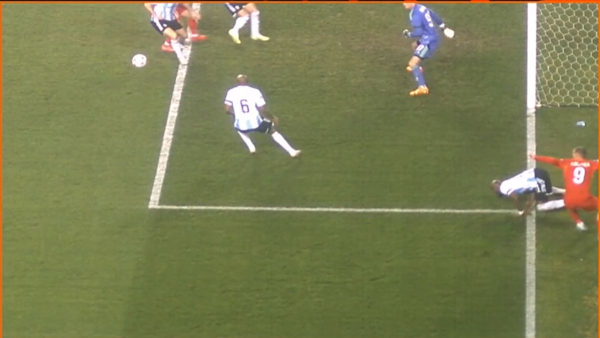 Penalty anulat de VAR în Qarabag - FCSB