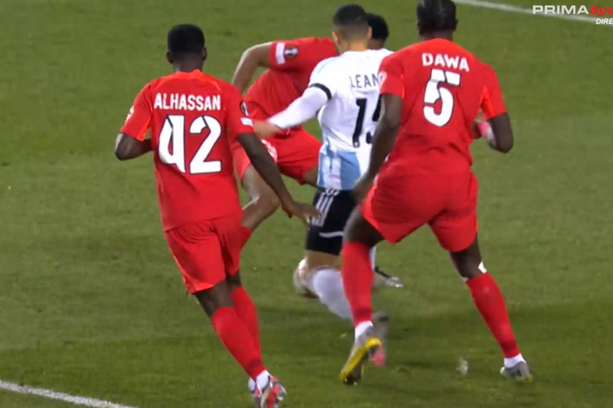 Cum a luat gol FCSB în secunda 57 cu azerii » L-a trimis „la plimbare” pe fotbalistul lui Becali!