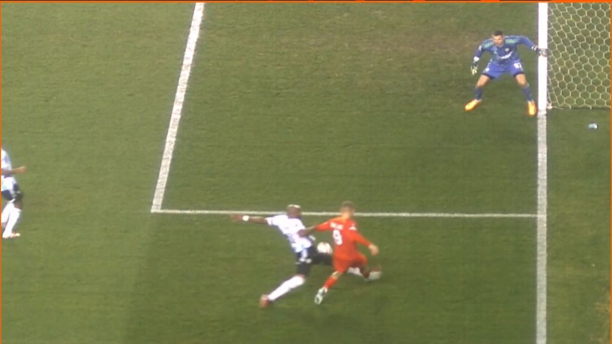 Penalty anulat de VAR în Qarabag - FCSB