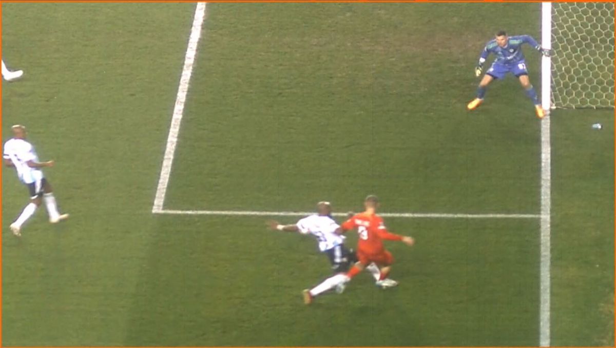 Penalty pentru FCSB refuzat de VAR la Baku » „Centralul” și-a schimbat decizia