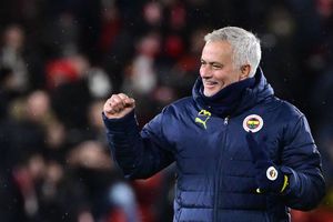 Mourinho l-a confundat pe antrenorul lui Lyon cu fizioterapeutul echipei » Moment hilar în Europa League