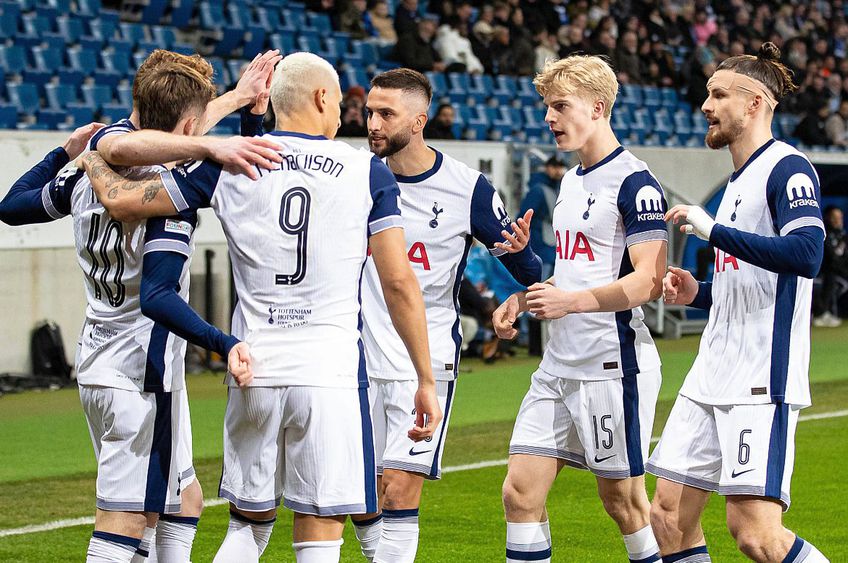 Radu Drăgușin, primul de la dreapta la stânga // foto: Imago Images