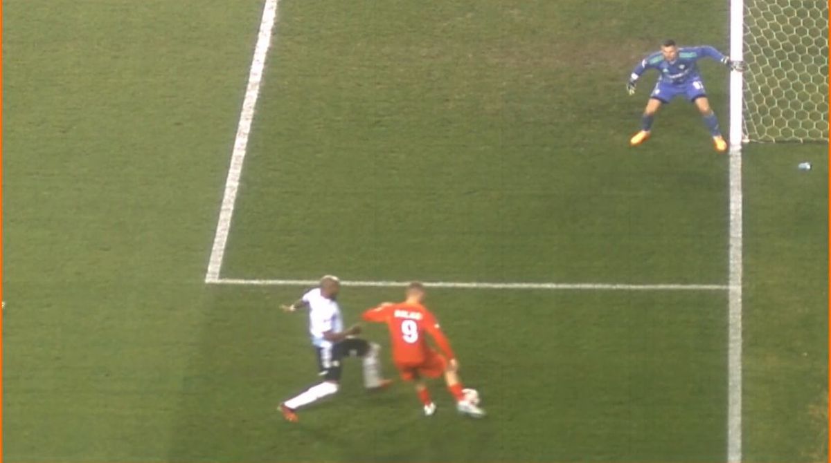 Penalty anulat de VAR în Qarabag - FCSB