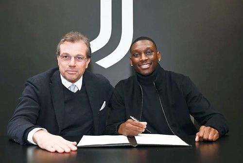 Randal Kolo Muani, prezentat de Juventus // foto: X