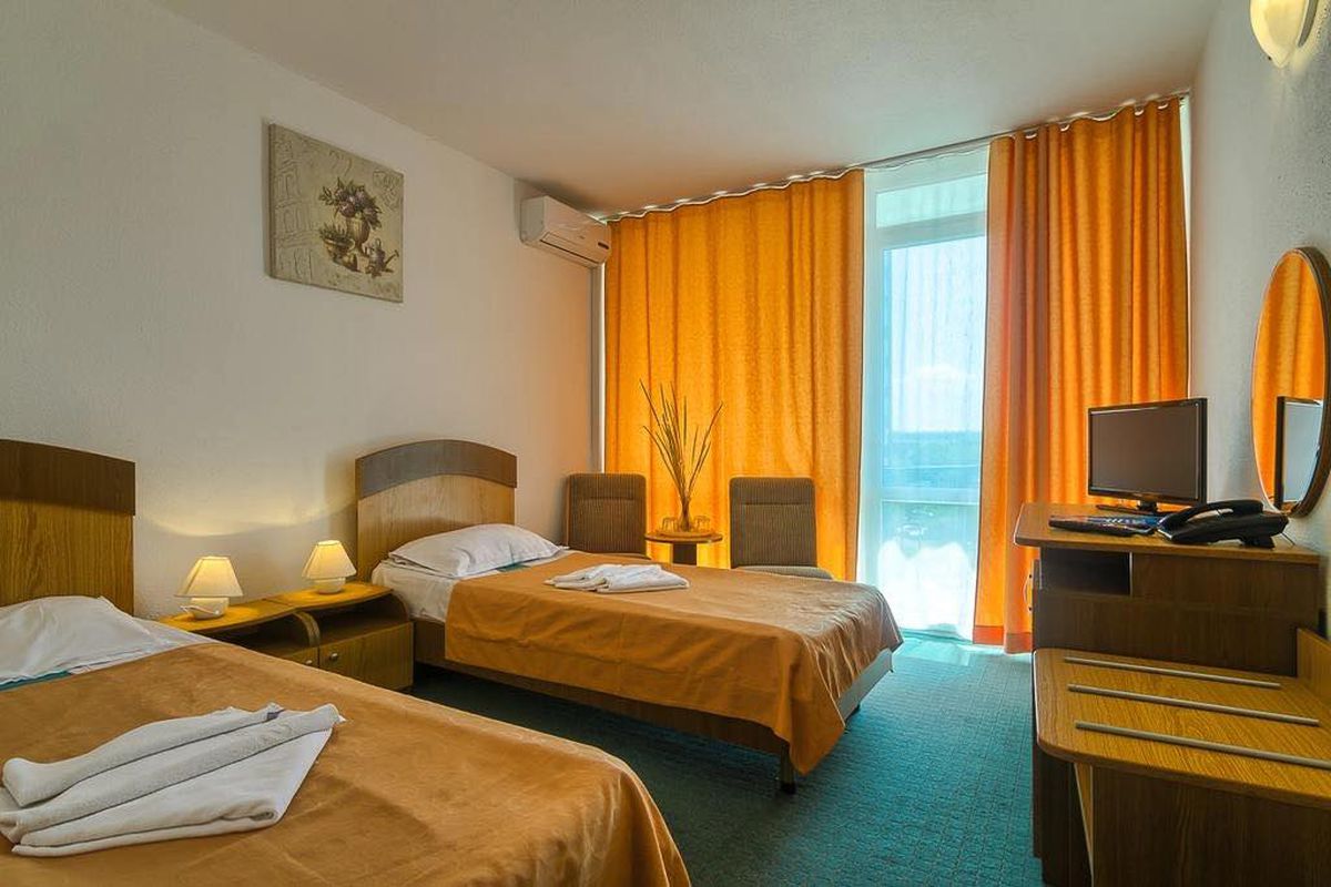 Hotel Siret Saturn